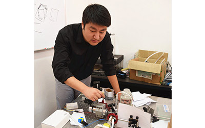 Professor Wenjie Wan applies IoT technology to atmospheric monitoring