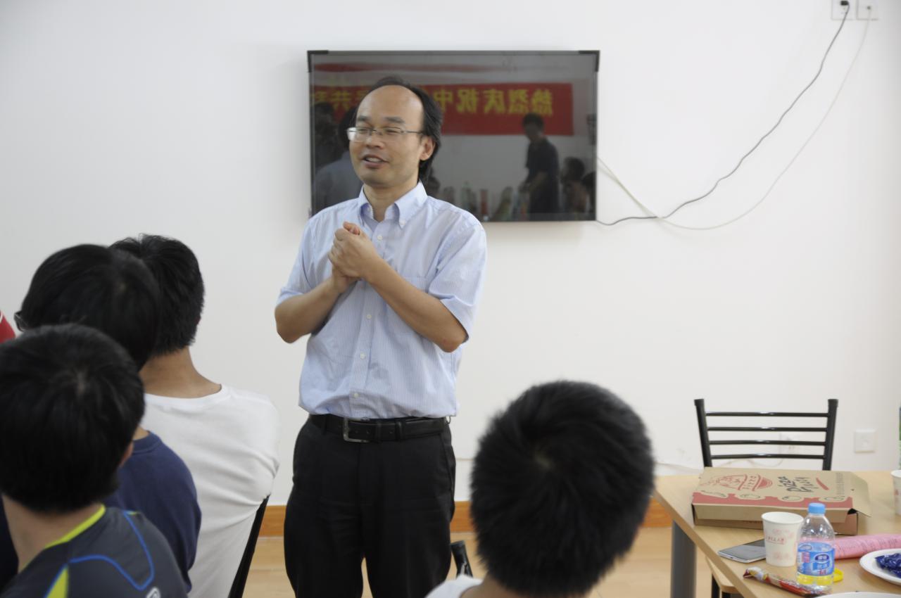 密西根学院党委书记李新碗教授对于同学们关心的问题进行解答