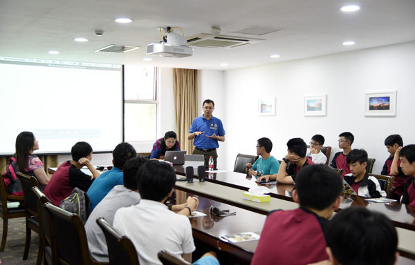 台北市丽山高级中学师生到访交大密西根学院