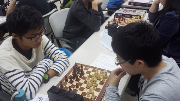密院学子沈淳昊勇夺校“新生杯”国际象棋比赛冠军