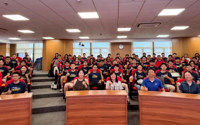 浦江国际学院举办2025级研究生新生入学教育系列活动