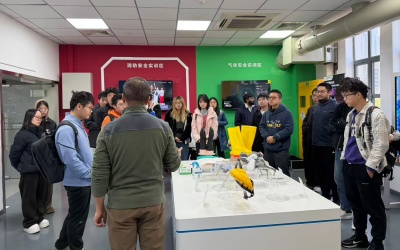 浦江国际学院2025级新生实验室安全教育系列活动举行