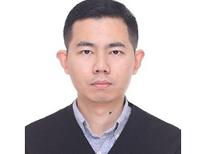 A multi-scale Eulerian-Lagrangian approach for unsteady cavitating flow of methanol within nozzles